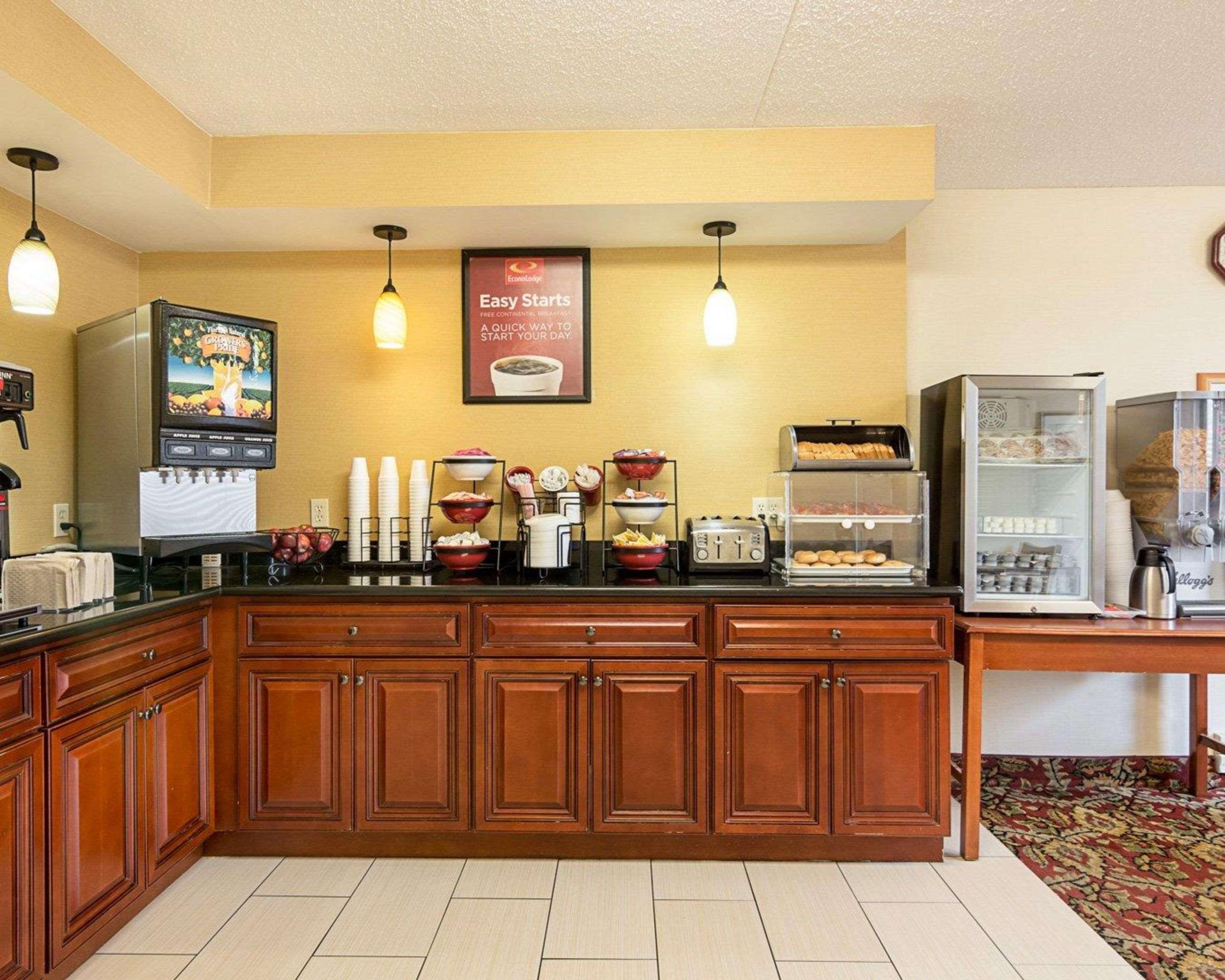 Econo Lodge Near Quantico Marine Base Dumfries Buitenkant foto