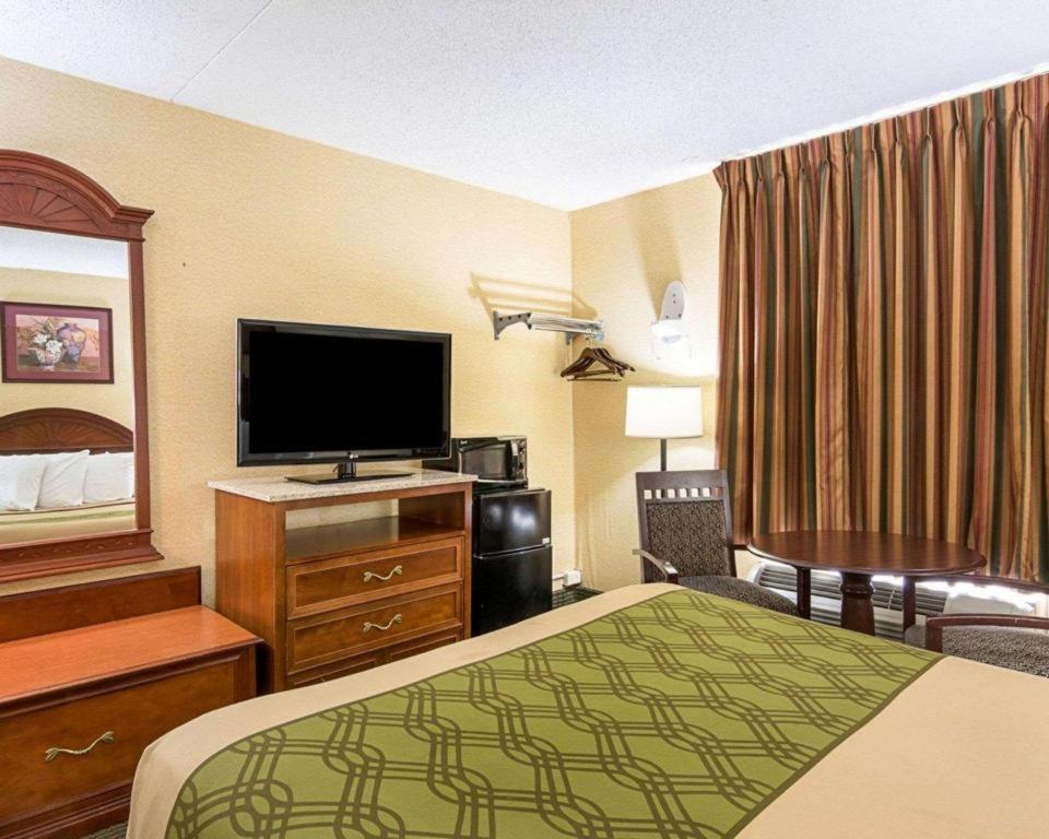 Econo Lodge Near Quantico Marine Base Dumfries Buitenkant foto