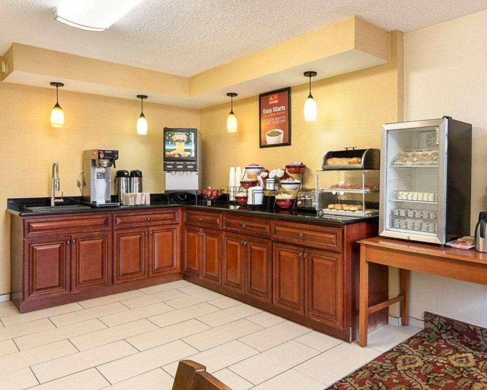 Econo Lodge Near Quantico Marine Base Dumfries Buitenkant foto