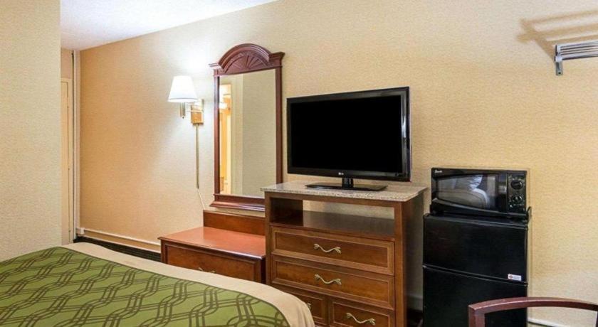 Econo Lodge Near Quantico Marine Base Dumfries Buitenkant foto